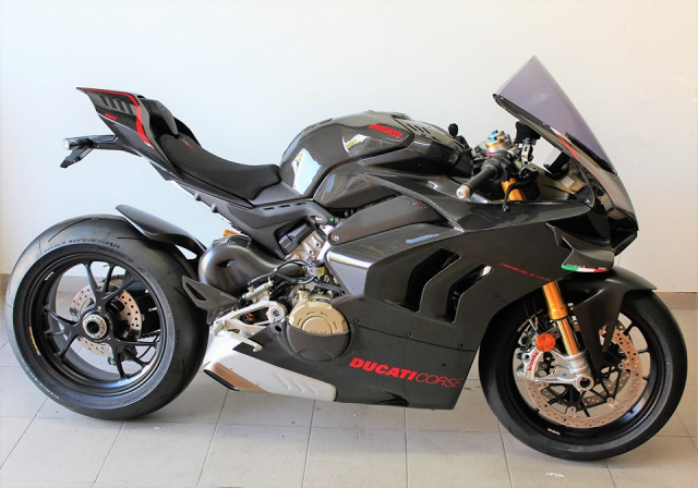Can canh Quai vat Ducati Panigale V4 R trang bi full ao Carbon dep xuat sac - 16