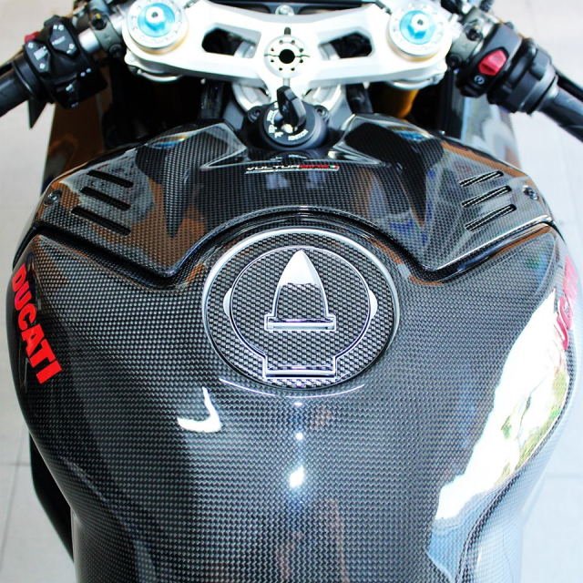 Can canh Quai vat Ducati Panigale V4 R trang bi full ao Carbon dep xuat sac - 8