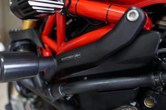 Ducati Monster 1200S do nhe nhang voi dan do choi kinh dien cua Biker Viet - 7