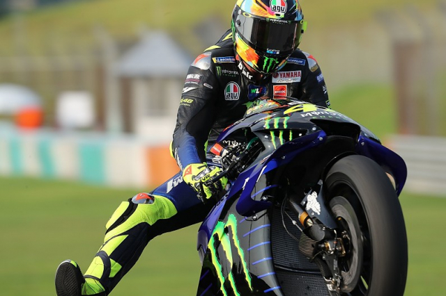 MotoGP 2019 Dovizioso xuat sac danh bai Marquez tai GP Ao - 5