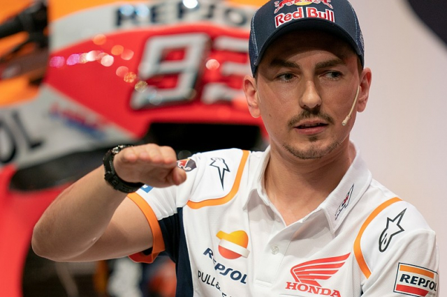 MotoGP 2019 Jorge Lorenzo se thoat ra khoi vong xoay tieu cuc de tham du GP Anh - 3