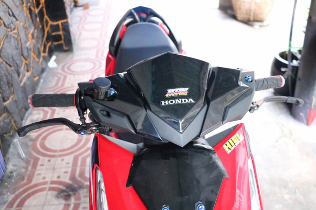 Ngam nhin Vario 150 do cuc bat mat voi dan chan 7 mau - 4