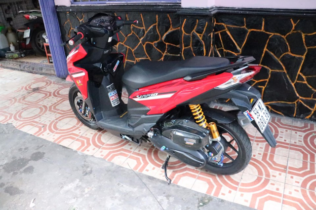 Ngam nhin Vario 150 do cuc bat mat voi dan chan 7 mau - 10