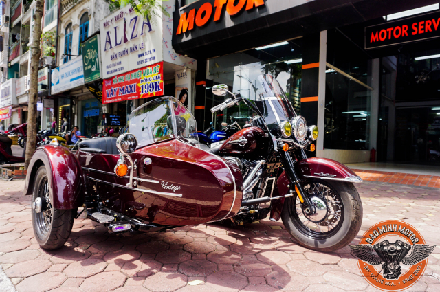 Sieu Pham len thuyen SIDECAR cho Harley Davidson Heritage