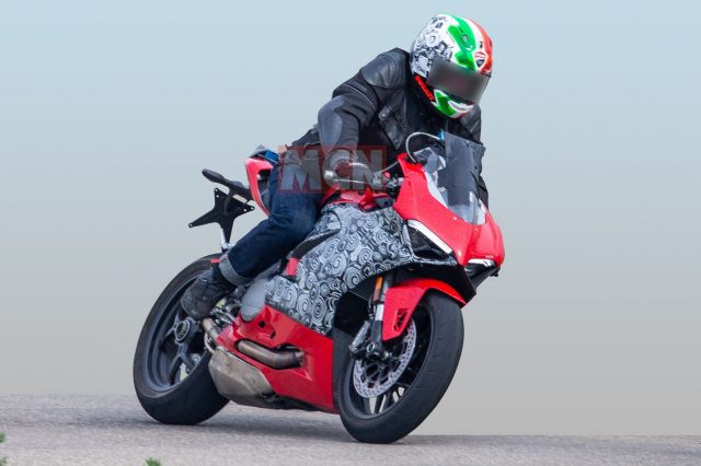 Video Can canh Ducati Panigale 959 2020 hoan toan moi khi dang cho do xang - 5