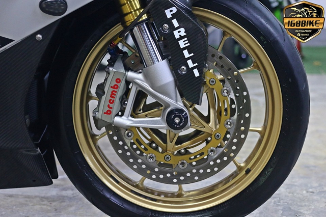 BMW HP4 cang hoan thien hon voi loat nang cap khung - 9