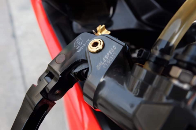 Ducati Panigale 899 do an tuong voi phong cach Superleggera - 4