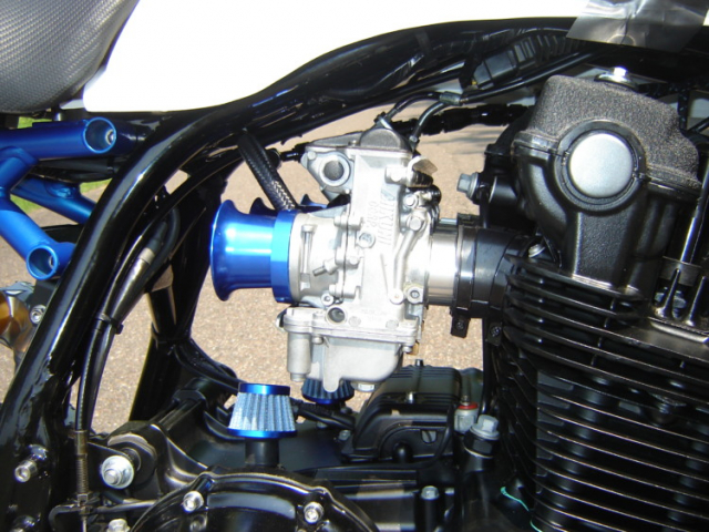 Honda CB900F lot xac ngoan muc voi phong cach Cafe Racer co dien - 7