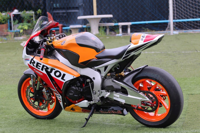 Honda CBR1000RR Repsol do an tuong voi dan chan vo doi - 19