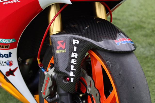 Honda CBR1000RR Repsol do an tuong voi dan chan vo doi - 11