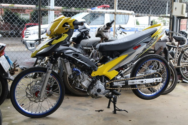 Len keo dua xe tren Facebook cac quai xe bi CSGT Vung Tau bat giu - 3