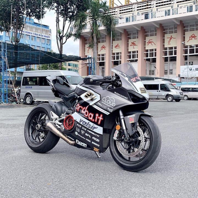 Can ban Ducati V4 ABS 122018 odo 3979km 1 chu dap thung bien so 5 so SGHQCNsang ten uy quyen tuyi - 3