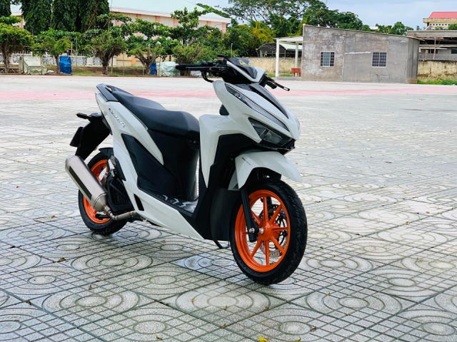 Vario 150 do sieu khung voi loat do choi den tu troi Au