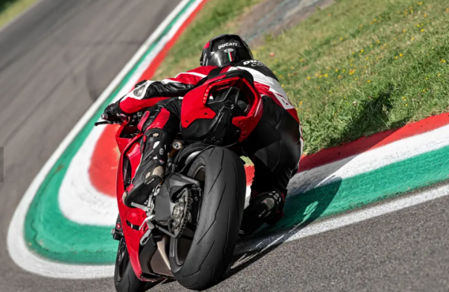 Ducati Panigale V2 lo dien danh cap giao dien cua dan anh Panigale V4 - 4