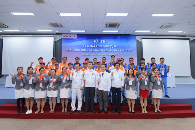 Honda VN to chuc Hoi thi Ky thuat vien dich vu Nhan vien quan he khach hang xuat sac 2019