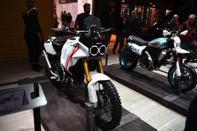 Ducati ra mat 2 mau Desert X Concept va Motard Concept tai su kien EICMA 2019 - 3