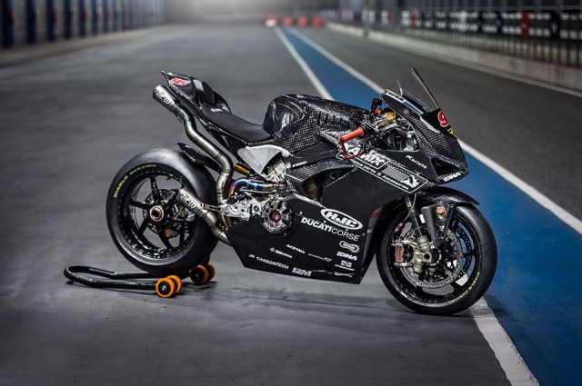 Ducati Panigale V4 do day gay can voi dien mao Full Carbon - 4