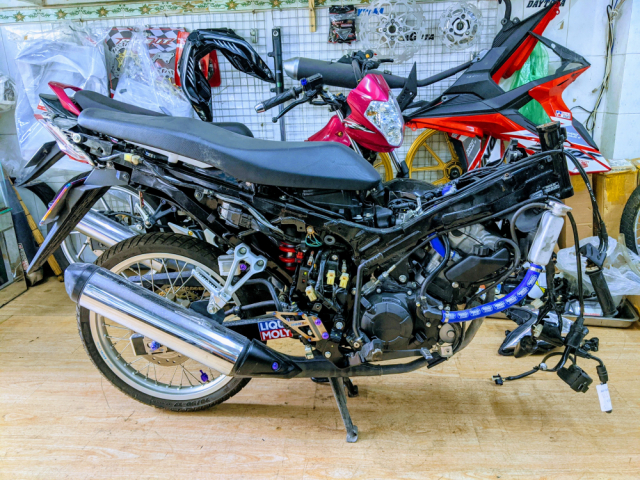 Phu tung xe may Honda Suzuki Indonesia chinh hang