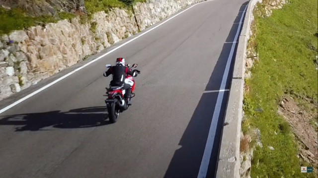 Suzuki VStrom 1100 2020 duoc tiet lo Teaser truoc khi ra mat vao thang 11 - 4