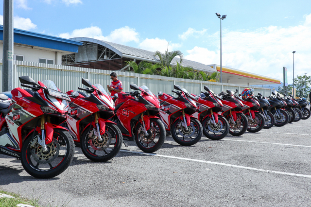 Xuyen suot hanh trinh chay xe mo to xem MotoGP tai Malaysia cung Honda Asian Journey 2019 - 20