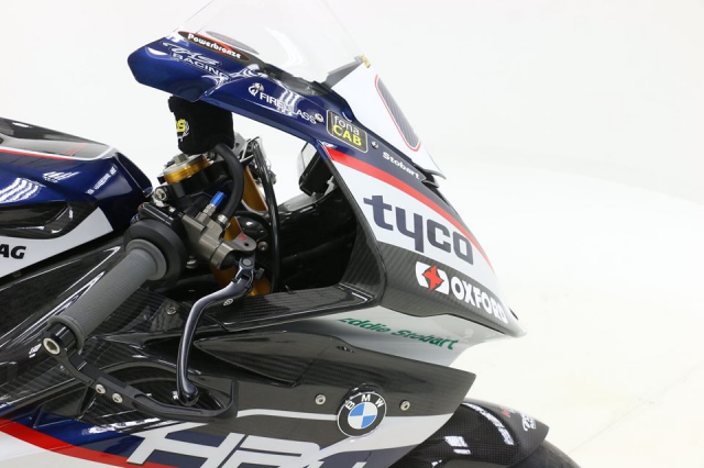 BMW HP4 Race duoc rao ban voi gia tu 13 ty VND - 4