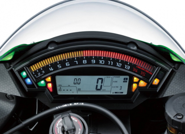 So sanh Honda CBR1000RRR SP 2020 vs Kawasaki Ninja ZX10RR 2019 - 14