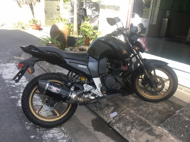 YAMAHA FZ150 - 4