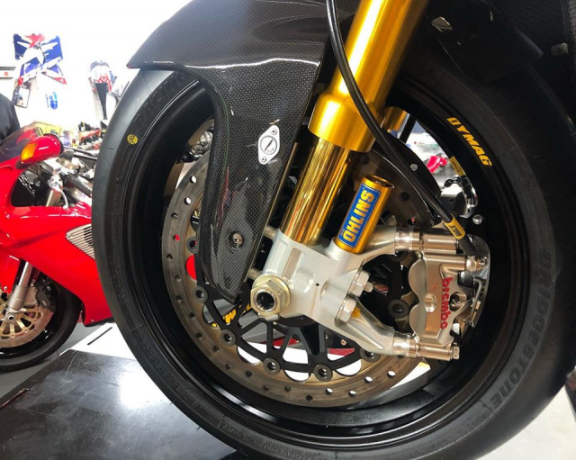 Yamaha R1 do phong cach MotoGP cua Dean Reynold - 7