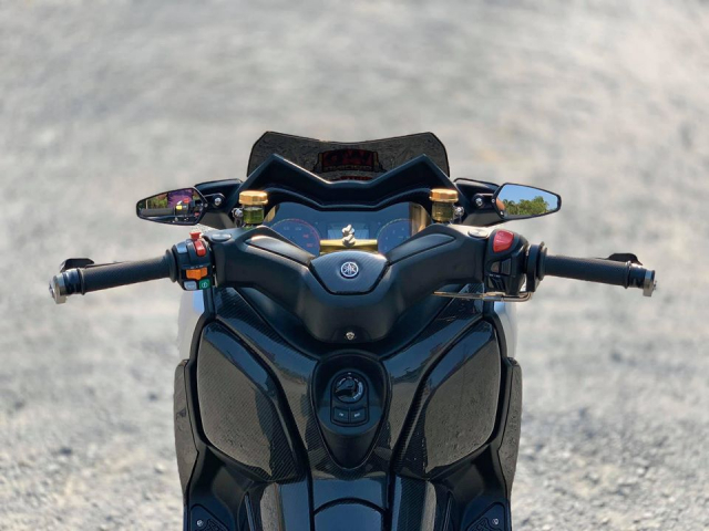 Yamaha XMAX 300 do hoanh trang voi Option cap do MotoGP - 4