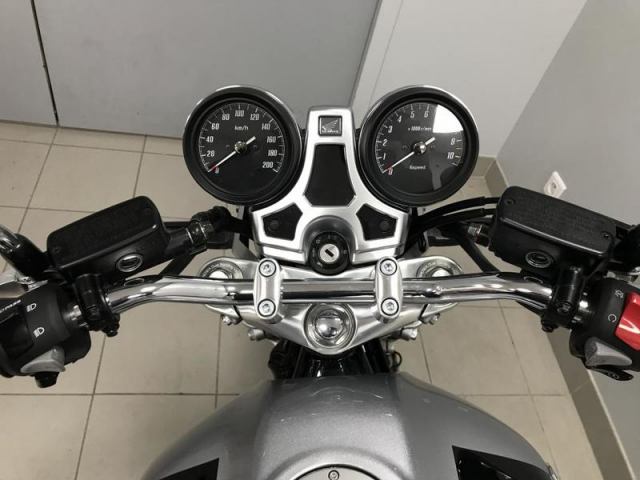 Honda CB1100 RS 2018 mau den rat dep - 2