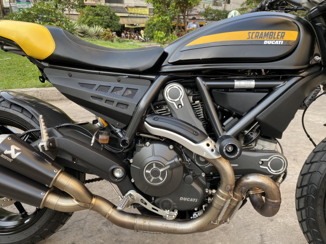 _ Can Ban DUCATI Scrambler 800cc Full Throttle ABS Mau Den vang HQCN date 32017 1 doi chu - 3