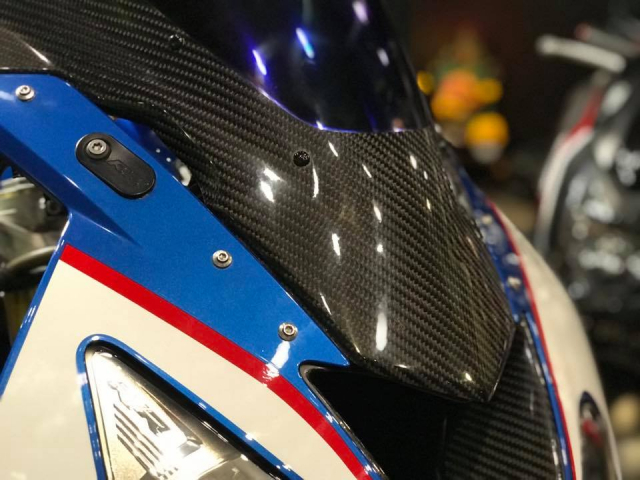 BMW S1000RR do com can theo phong cach HP4 - 4