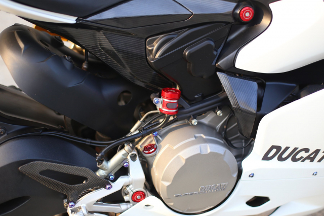 Ban be Ducati Panigale 899 2015 trang ngoc trinh - 8