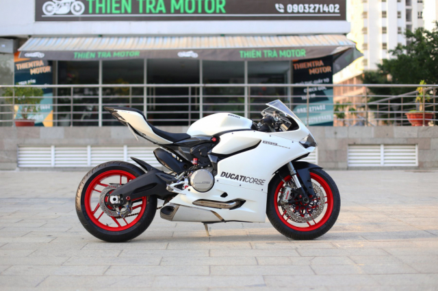 Ban be Ducati Panigale 899 2015 trang ngoc trinh - 3