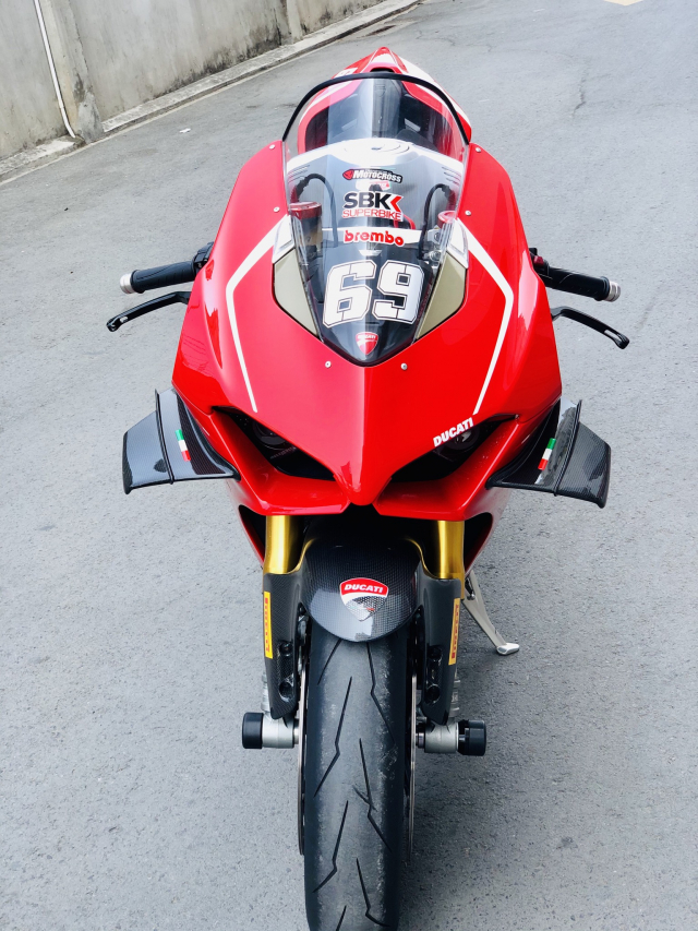 Ducati v4s up v4r - 10