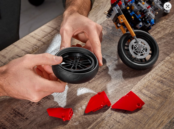 Ra mat bo do choi LEGO Technic Ducati Panigale V4 R - 4