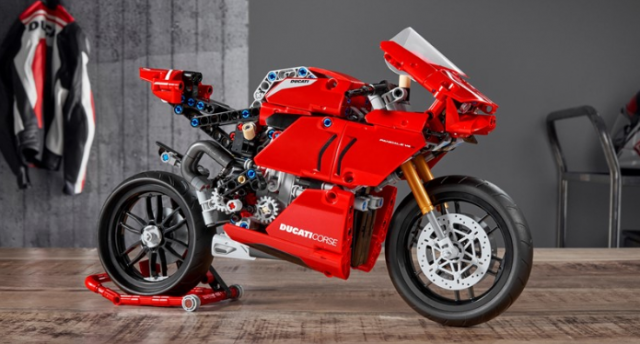 Ra mat bo do choi LEGO Technic Ducati Panigale V4 R - 6