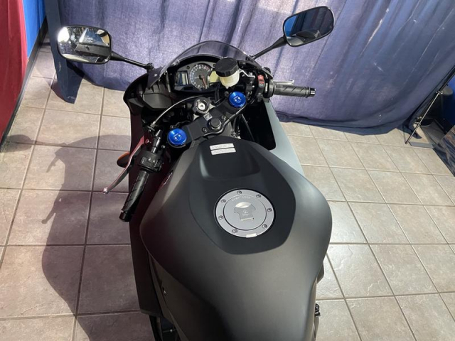 Honda CBR600RR 2019 den nguyen ban - 4