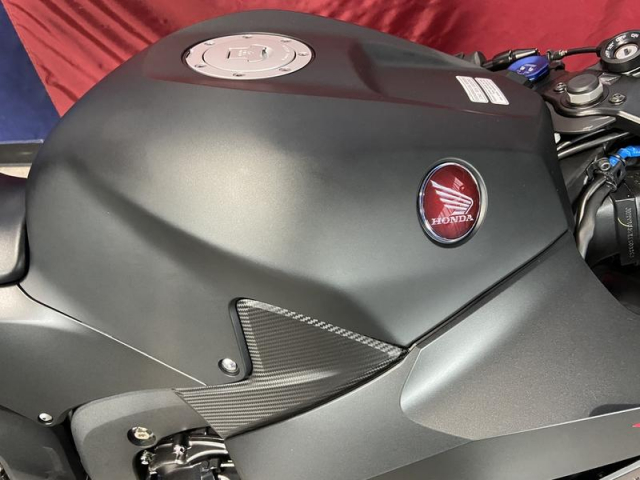 Honda CBR600RR 2019 den nguyen ban - 7