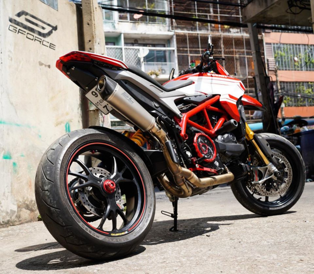 Ducati Hypermotard 939 SP do noi bat den tu GForce Thailand - 8