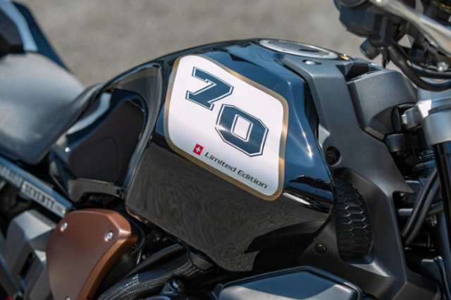 Ra mat Honda CB1000R SWISS 70th Limited Edition