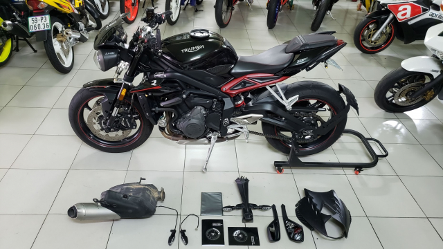 Ban Triumph Triple R 2018HQCNABSHISS4 che do laiSaigonChinh Hang - 8