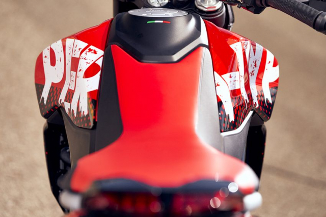 Ducati Hypermotard 950 RVE ra mat voi ngoai hinh cuc chat - 8