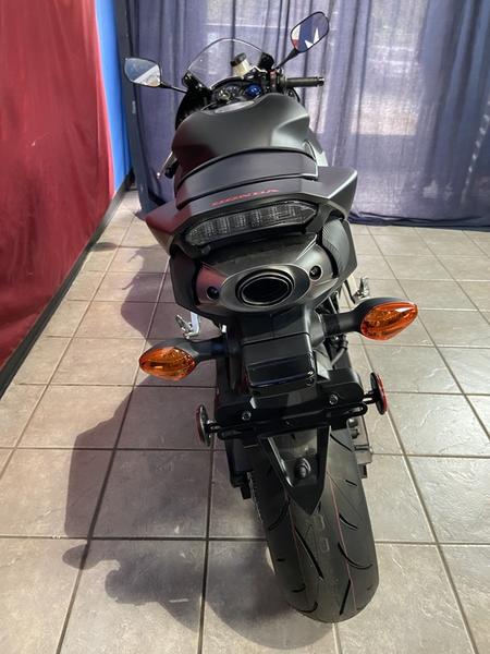 Honda CBR600RR 2019 den nguyen ban - 3