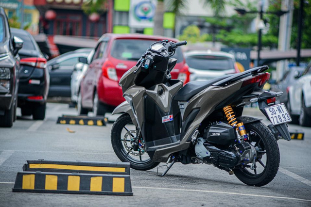 Vario 150 do chat den ngat voi tong mau la - 8