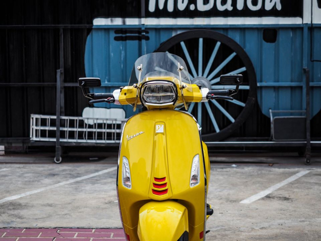 Vespa Sprint do voi than vang mam tim day moi la - 5