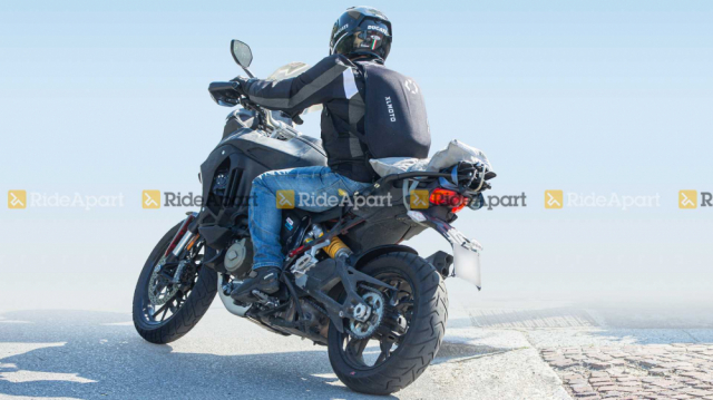 Multistrada V4 moi tiep tuc xuat hien tren duong pho - 5