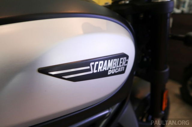 Can canh Ducati Scrambler Icon Dark 2020 co gia re bat ngo - 7