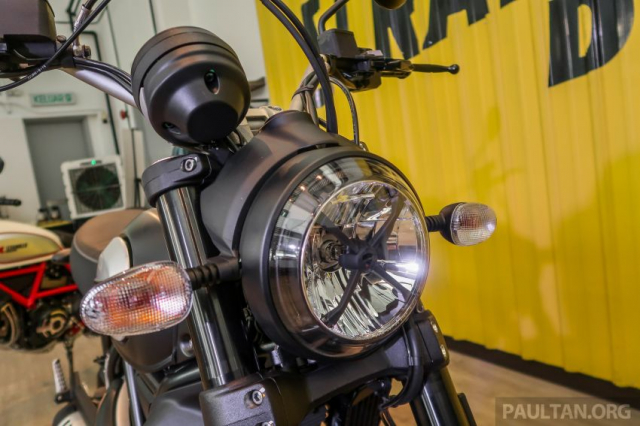 Can canh Ducati Scrambler Icon Dark 2020 co gia re bat ngo - 5