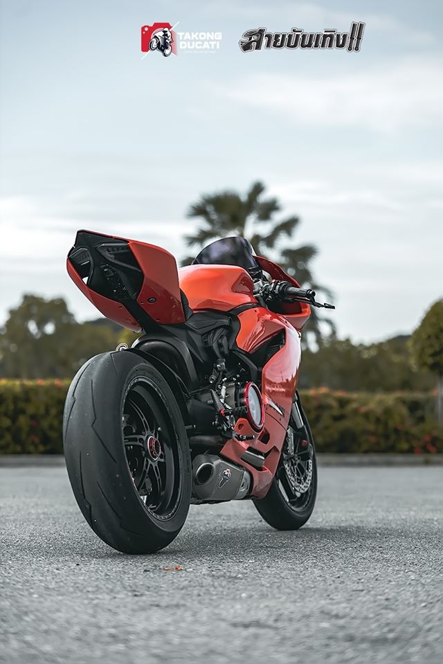 Ducati Panigale 899 cuon hut voi nang cap dan chan Superbike - 8
